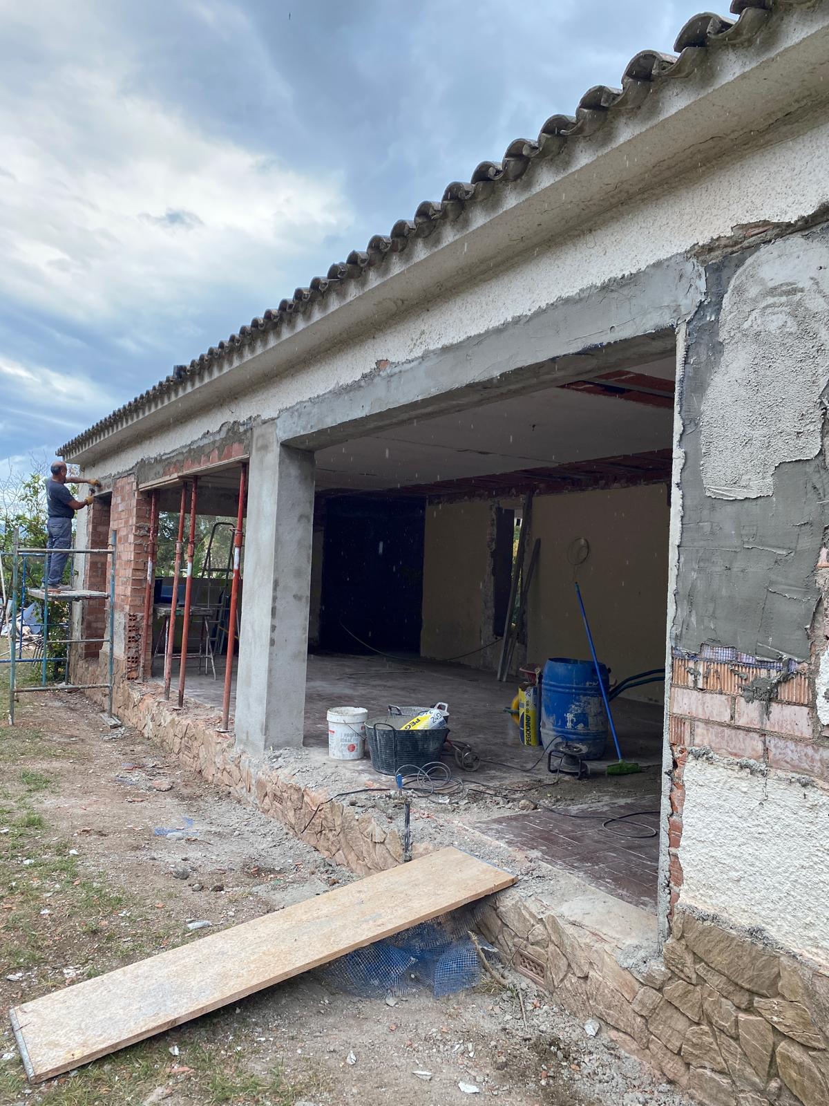 Reforma integral con piscina en Santa Cristina de Aro (2023)