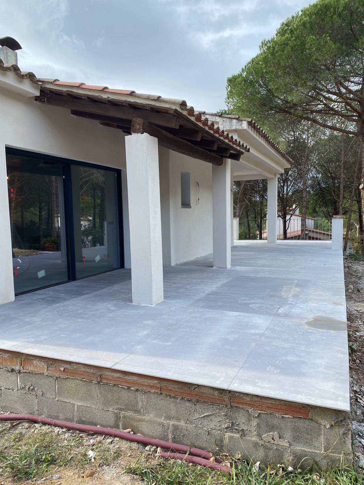 Reforma integral con piscina en Santa Cristina de Aro (2023)