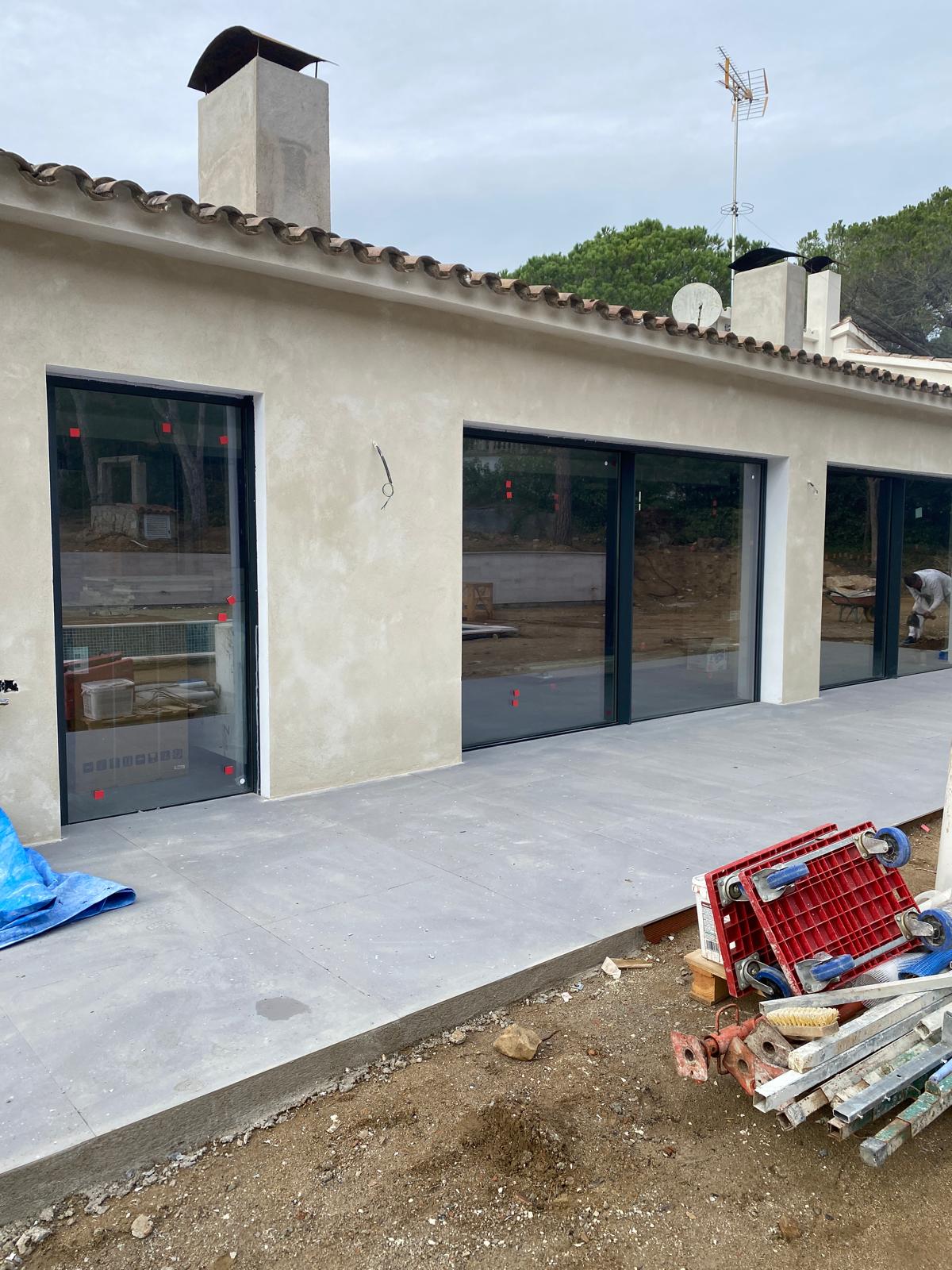 Reforma integral con piscina en Santa Cristina de Aro (2023)