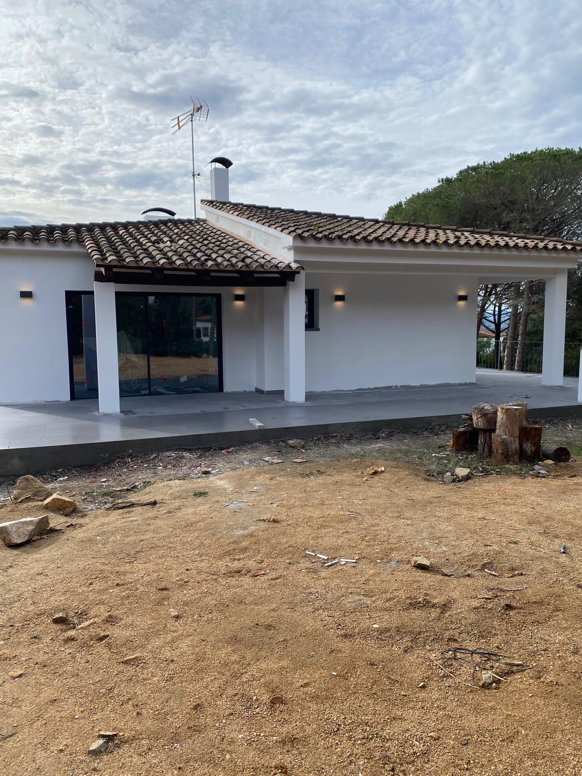 Reforma integral con piscina en Santa Cristina de Aro (2023)