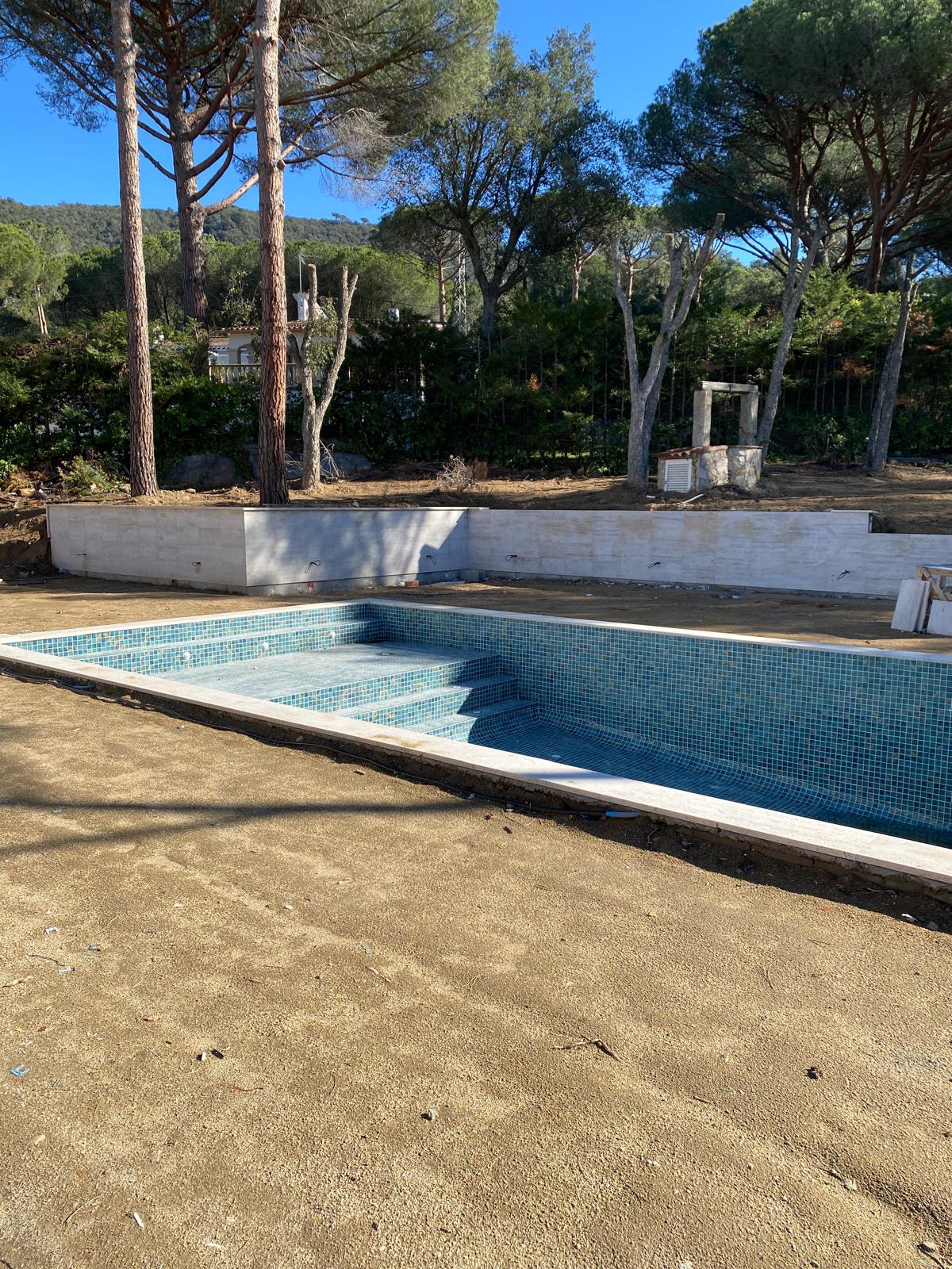 Reforma integral con piscina en Santa Cristina de Aro (2023)