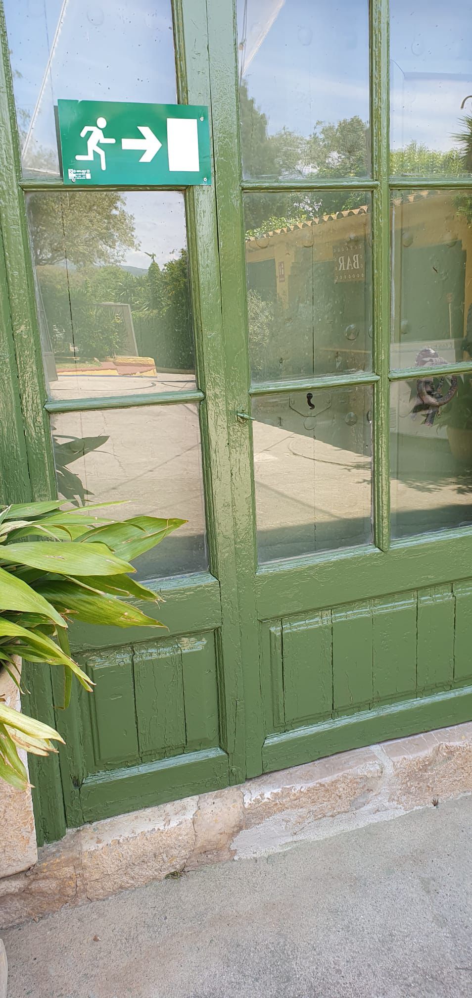 Obra de pintura y restauración en Vila Noveta 