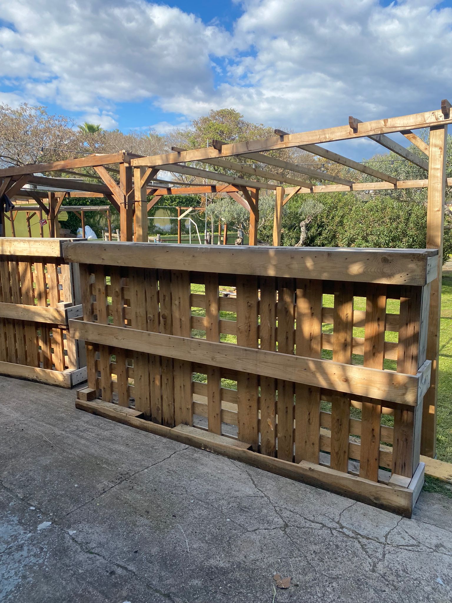 Obra Vila Noveta – zona exterior y mobiliario (2024)