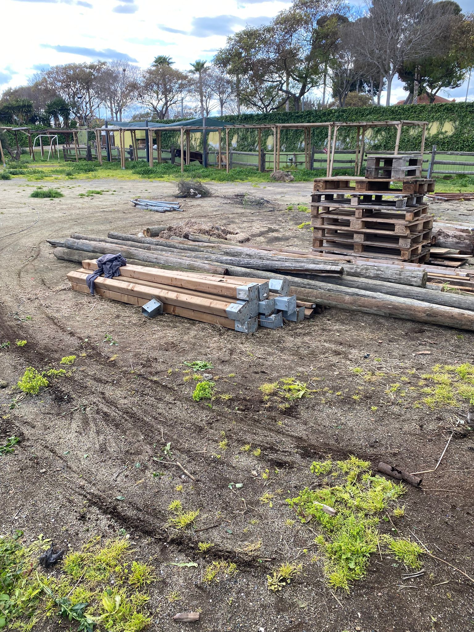 Obra Vila Noveta – zona exterior y mobiliario (2024)