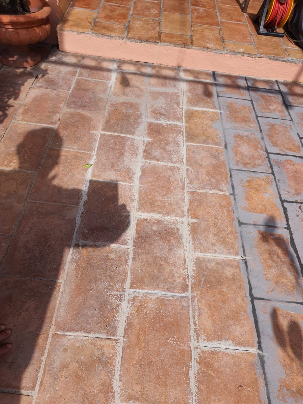 Renovación de suelo de terracota en vivienda particular (2024)